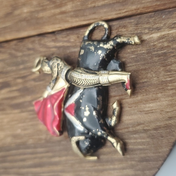 Vintage 60s matador bullfighter pendant‎ - Picture 1 of 3